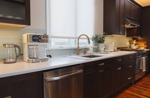 Freestone House | Private, Designer Home Downtown - Walk to everything!