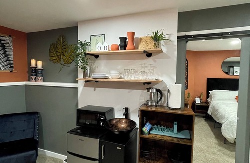 West Salem House | Private getaway in a beautiful neighborhood