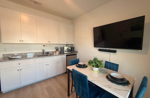 Wheatland House | Private Guest Suite, 7 miles from Hard Rock