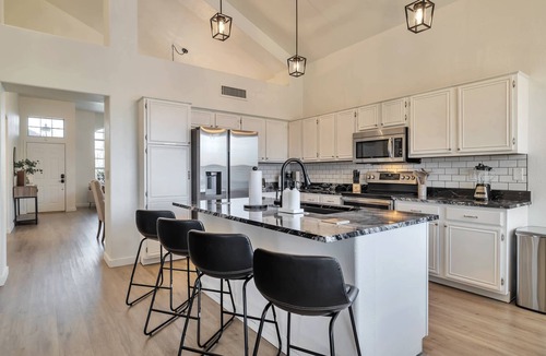 Hillcrest Ranch Homeowners House | Private Heated Pool, Dogs OK, Garage Parking, Near Golf, Hiking, Shops/Dining + FREE GOLF!