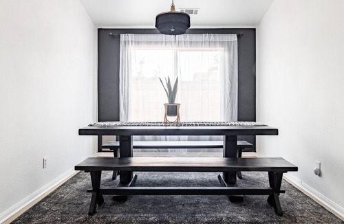 Wildomar House | Private house AND Guest House with an entertainment kitchen and backyard!