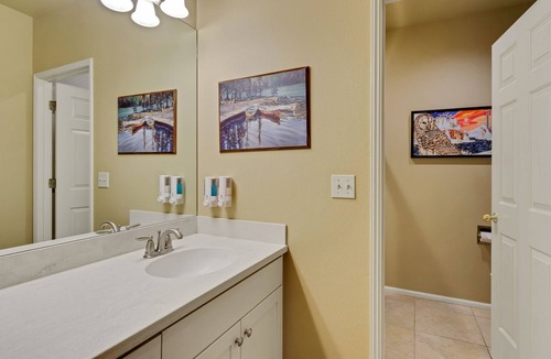 Century West Hotel | Private Mt. Bachelor Village suite in Bend with access to resort hot tubs/pool