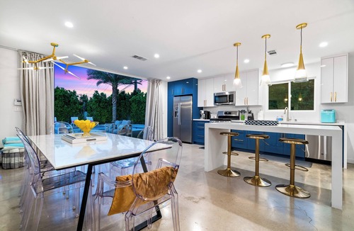 Racquet Club West House | Private Oasis, 4 BR, Huge Heated Pool & Spa, Views