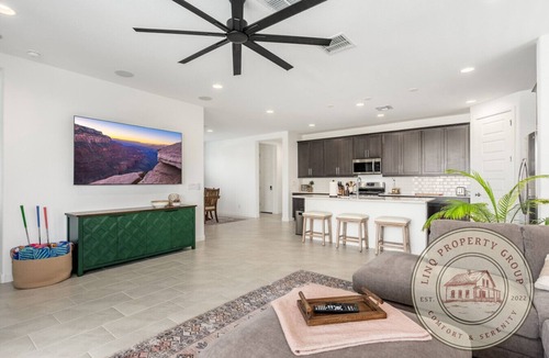 Maryvale House | Private Retreat House with Pool and Spa/Hot Tub Min from Westgate, Andretti Karting, and TWoods Golf