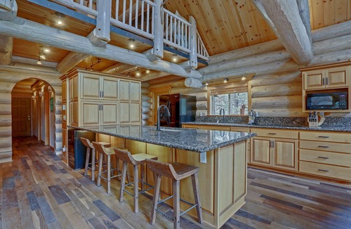 River Forest Acres House | Private Riverfront Log Cabin Retreat on 1.5 Acres, Bordering the National Forest