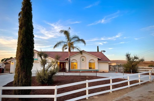 Temecula House | Private Temecula Getaway | Walk to Wineries