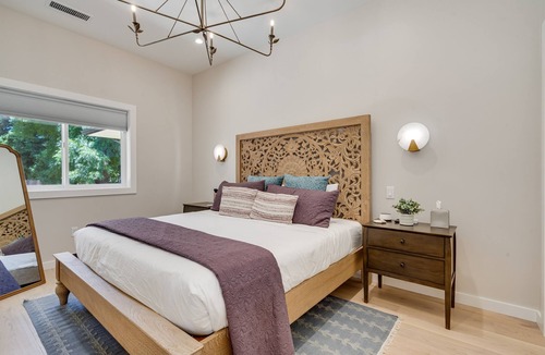 Vineburg House | Private Villa on 4.3 Acre Estate Pool + Hot Tub + Yoga Room Close to Sonoma DT