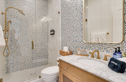 Vineburg House | Private Villa on 4.3 Acre Estate Pool + Hot Tub + Yoga Room Close to Sonoma DT