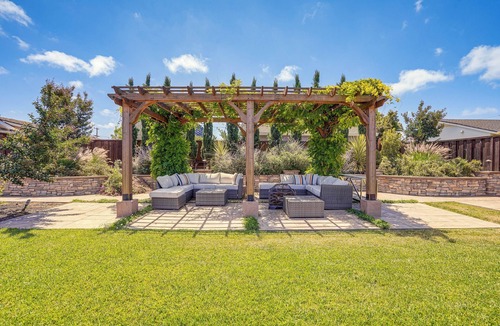 Hayward House | Private Zen Garden + Fireplace: Chic Hayward Oasis