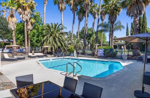 Davis Hotel | Prodigy Hotel, a Days Inn by Wyndham