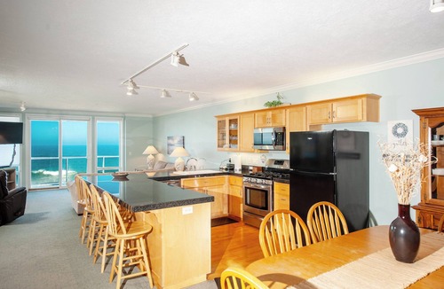 Depoe Bay Condo | Promo! Stunning Oceanfront Condo, Wifi, HDTV, Hot Tub, Indoor Pool and More!