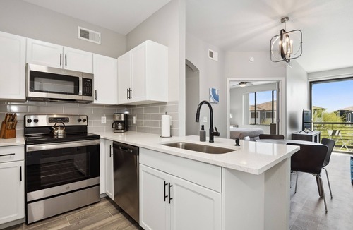 Desert View Village Apartment | Pure Suites Ascent 1 Bed Gym Pool