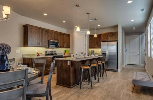 Santa Clara Condo | PVZ 82| Pool, Slides & Zion Views * Patio dining