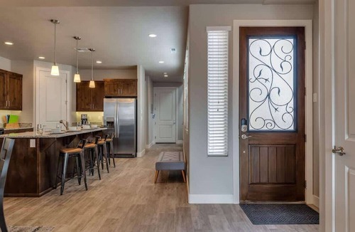 Santa Clara Condo | PVZ 82| Pool, Slides & Zion Views * Patio dining
