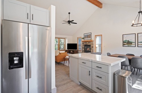 Southwest Bend House | Quail Covey - Hot Tub, AC, Beautiful, Fully Fenced Yard, Close to Everything!