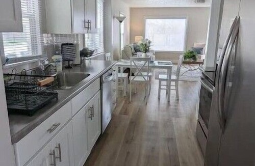 Murray House | Quaint Murray Home in central valley, near mountains & IMC Hospital