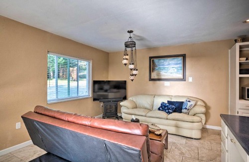 Brookings House | Quaint Riverside Reprieve w/Kayaks + Floats!
