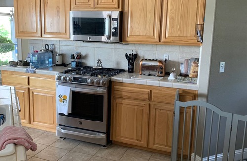 Redding House | Quaintly King Hideaway Close to Bethel Private Room only in House