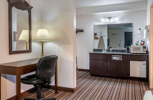 Roseburg Hotel | Quality Inn Central Roseburg