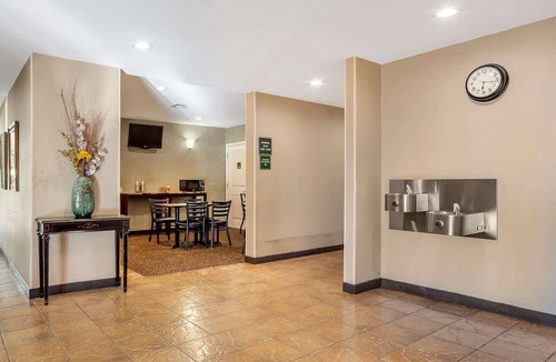 Livermore Hotel | Quality Inn & Suites