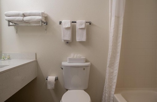 Fresno Hotel | Quality Inn & Suites Fresno Northwest