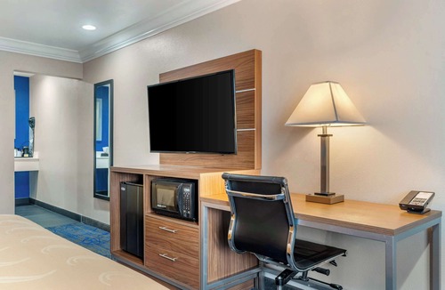 Nut Tree Hotel | Quality Inn & Suites Vacaville