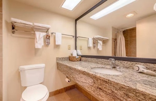 Yuma Townsite Hotel | Queen Room Stay | Near Yuma Crossing & Historic Downtown