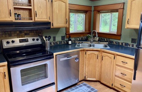 Southeast Eugene House | Quiet 3 Bedroom House in Desirable Eugene Neighborhood