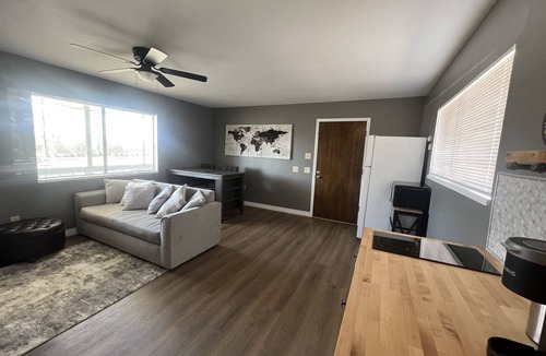 Hesperia House | Quiet and Cozy 1br upstairs Guest House