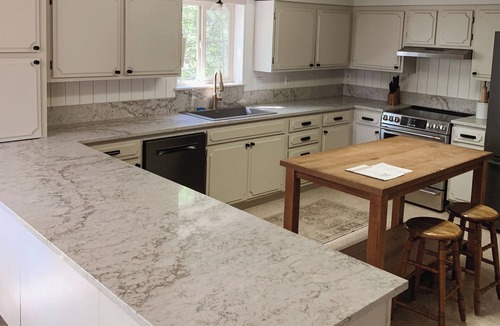 East Quincy House | Quiet and spacious 5-bedroom house in Pleasant Quincy with WiFi