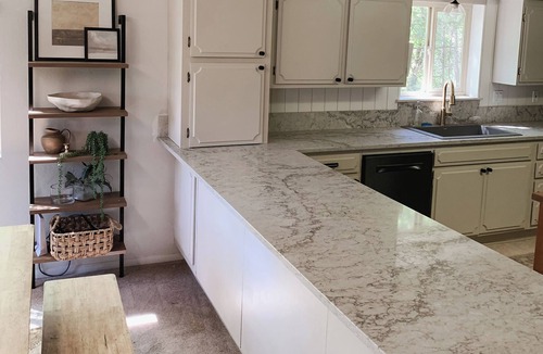 East Quincy House | Quiet and spacious 5-bedroom house in Pleasant Quincy with WiFi
