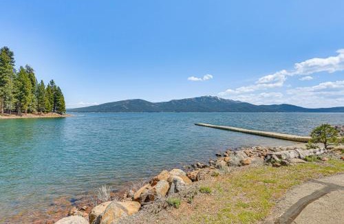 Lake Almanor Country Club House | Quiet Cabin w/Deck: Near Lake Almanor!