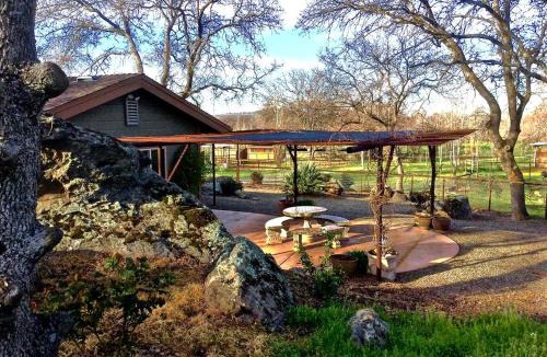 Catheys Valley House | Quiet Cottage Rental for Two in Horse Country near Yosemite National Park Gateway, California