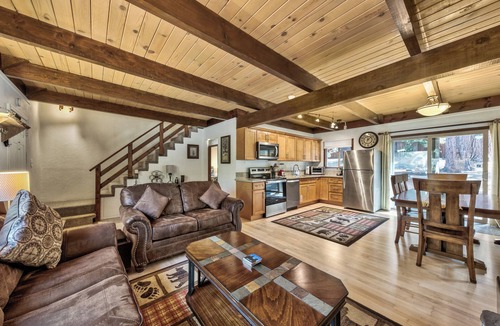 Pioneer Trail House | Quiet Pines Chalet - Remodel 3BR + Loft BBQ Games
