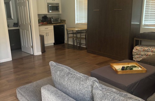 El Cajon Cottage | Quiet, private studio getaway in a nice neighborhood