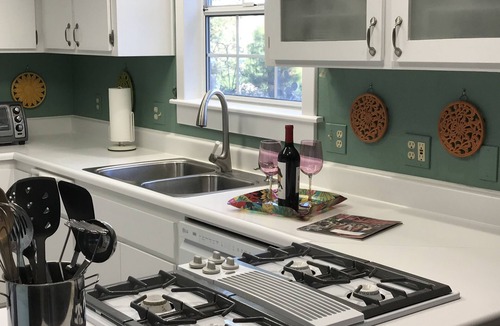 Carpenter Canyon Cottage | Quiet, Stand-alone Country Granny Cottage near the Village,