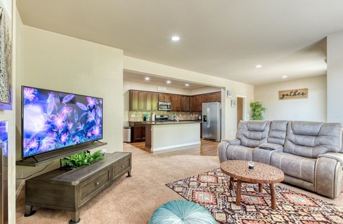 Everett House | Quieter Villa: safe neighborhood, closer to Boeing