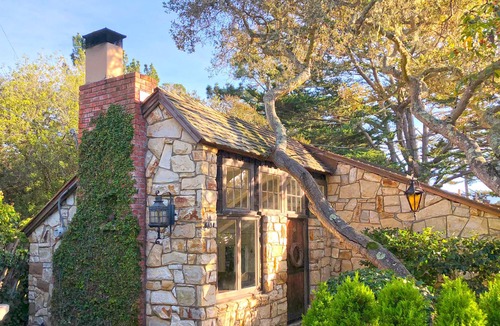 Southeast Carmel Cottage | ~Quintessential Carmel Cottage~Escape the City~
