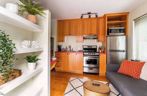 Belmont House | Quirky Micro Apt - Foodies, Artists, Coffee
