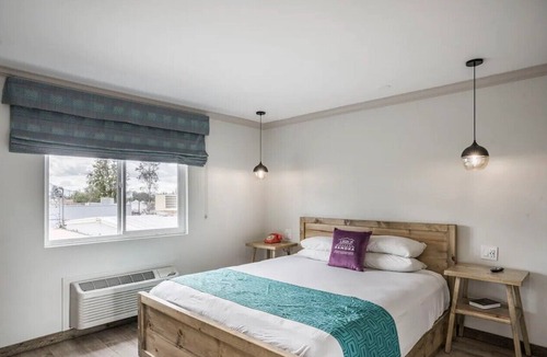Ramona Cabin | Quite & Clean 2 Bed Room Country Suite in Ramona Wineries