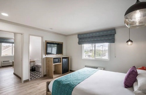 Ramona Cabin | Quite & Clean 2 Bed Room Country Suite in Ramona Wineries