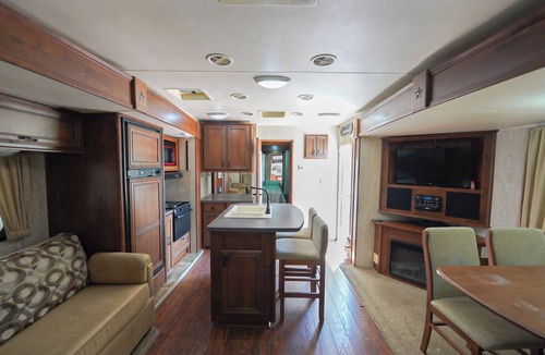 Foothills House | Quite Foothill Retreat