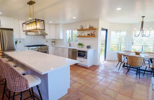 Bonsall House | Racehorses Saltwater Pool Spa Passion Fruit Farm
