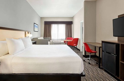 Marina Hotel | Ramada by Wyndham Marina