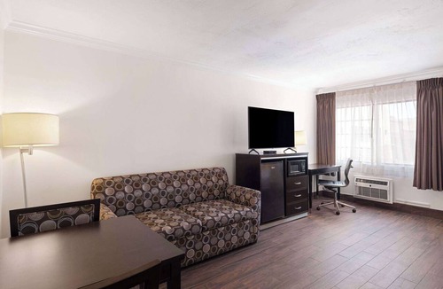 Poway Hotel | Ramada by Wyndham San Diego Poway Miramar