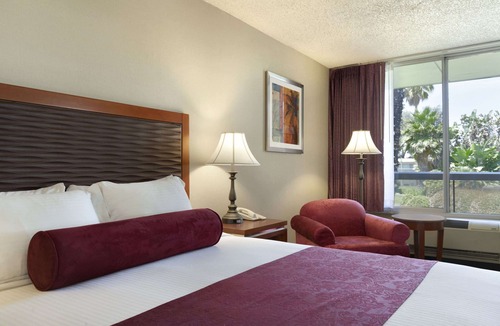 Sunnyvale Hotel | Ramada by Wyndham Sunnyvale/Silicon Valley