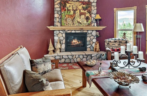 Trail Resort | Ranch Home with Private Pool -close to the Rogue River