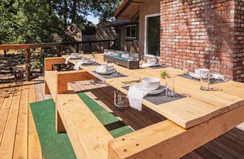 Coarsegold House | Ranch Near Yosemite & Bass Lake 2 King, 3 Suites