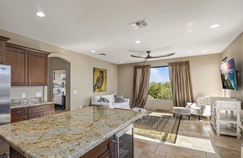 Sunrise Desert Vistas Cottage | Ranch Road Desert Oasis.Privacy.Unbelievable Mountain Views!