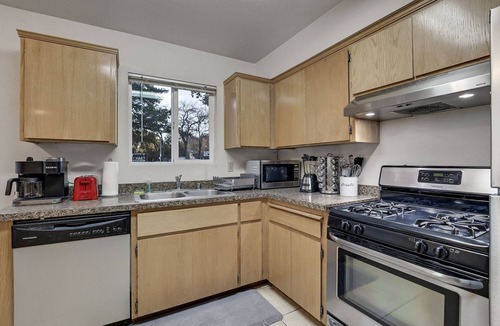Chico House | Recently Furnished Brick Townhome Near Chico State
